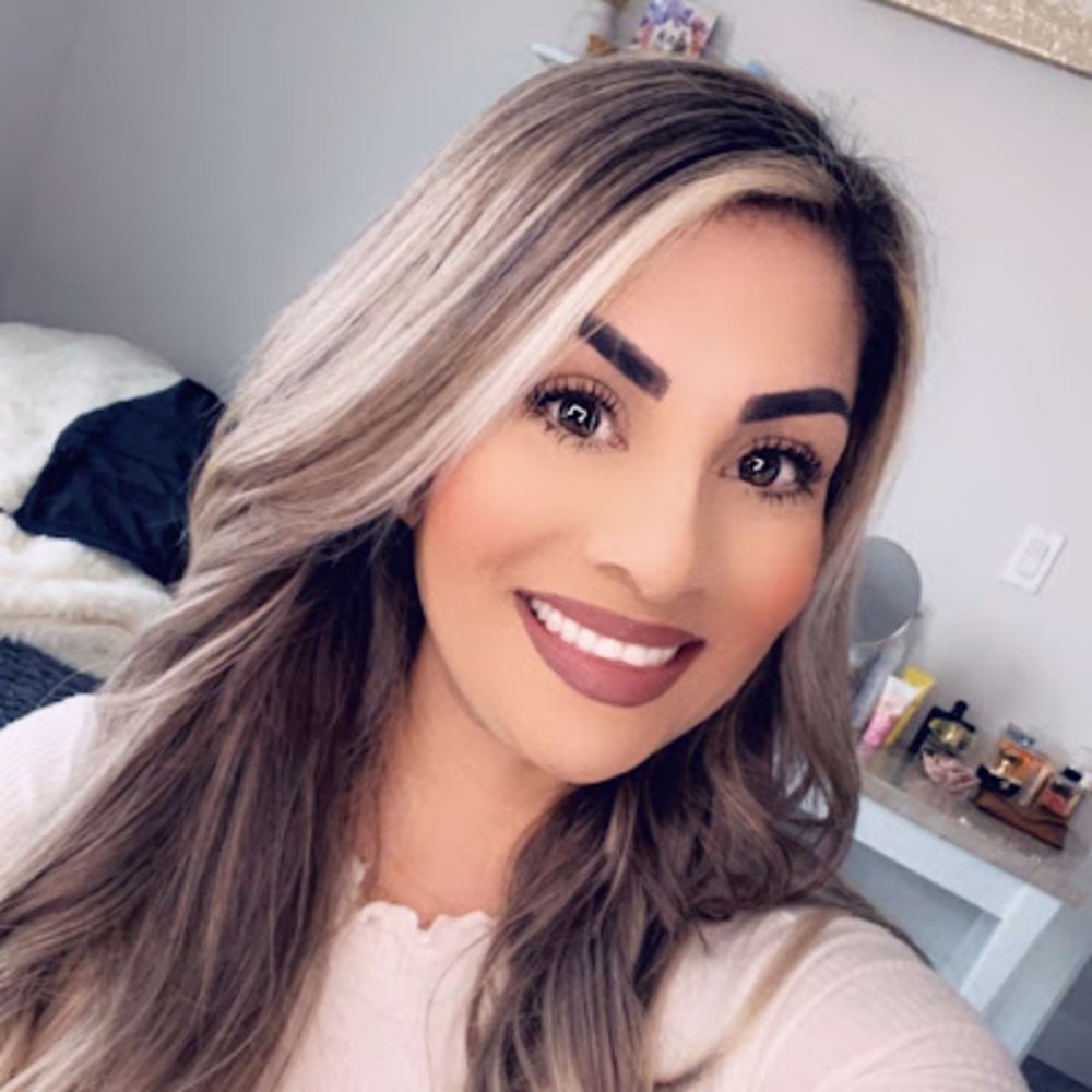 Meet your Posher, Cynthia